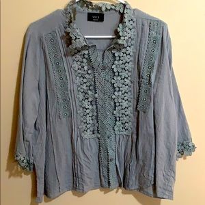 Vici Gray lace blouse